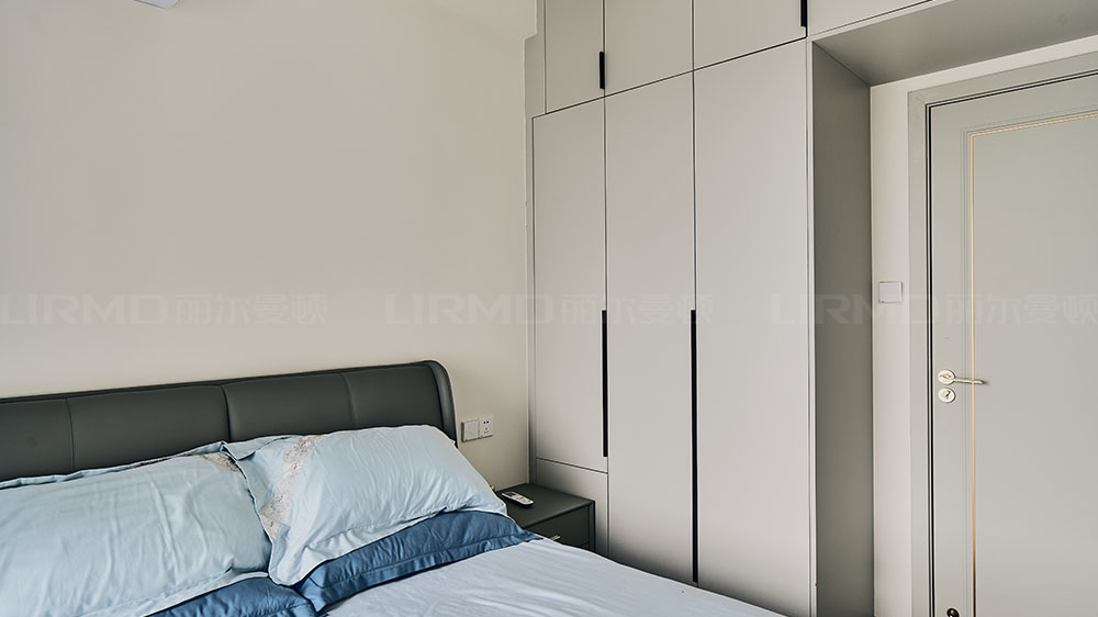 現代風-薔薇國際