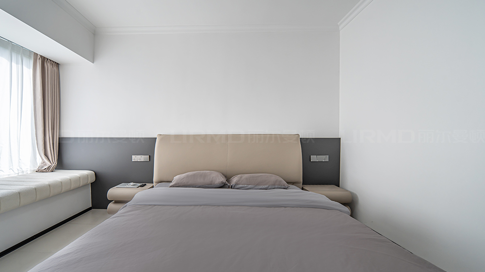 現(xiàn)代風(fēng)-金輝優(yōu)步