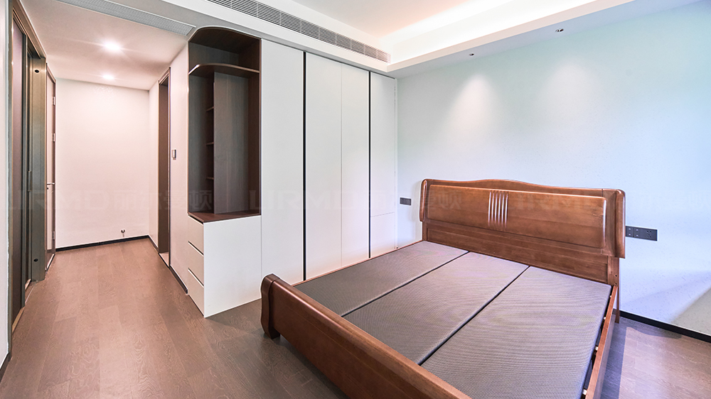 現(xiàn)代風-美的云越